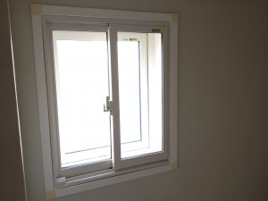 LIXIL インプラス　ペアガラス仕様　引き違い窓